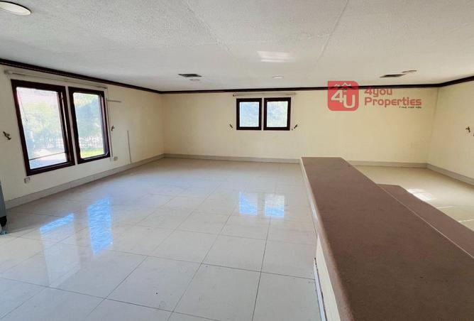 983828 - Property Image 3