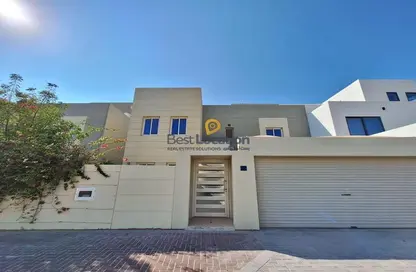 Villa - 3 Bedrooms - 3 Bathrooms for rent in Northern City (Madinat Salman) - Northern Governorate